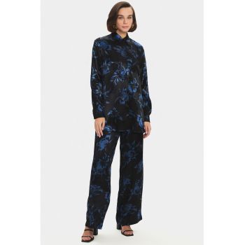 Set de pantaloni si camasa lejera