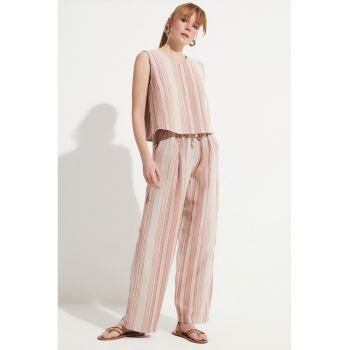 Set de pantaloni si top lejer cu model in dungi