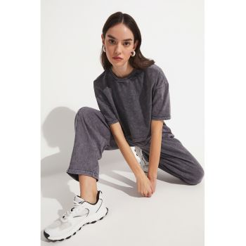 Set de tricou crop si pantaloni de trening