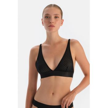 Sutien cu cupe triunghiulare