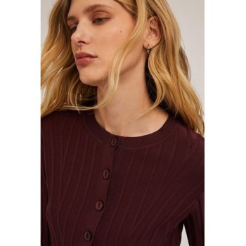 Cardigan tricotat cu nasturi