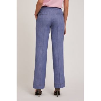 Pantaloni cu pliuri si croiala ampla
