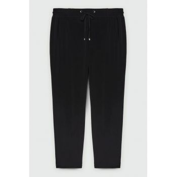 Pantaloni cu talie ajustabila