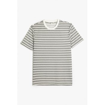 Tricou cu decolteu la baza gatului si imprimeu in dungi