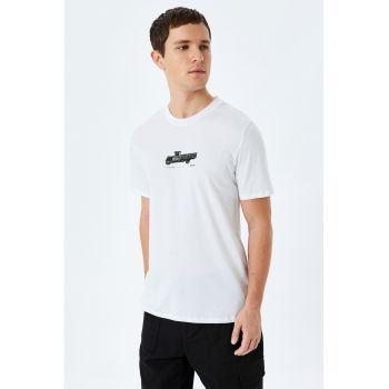 Tricou de bumbac cu model grafic