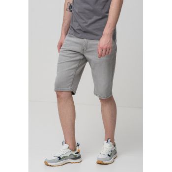 Blugi scurti cu aspect decolorat