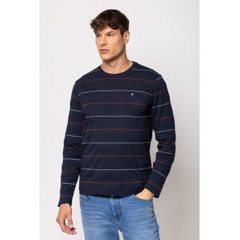 Bluza cu model in dungi si logo discret pe piept