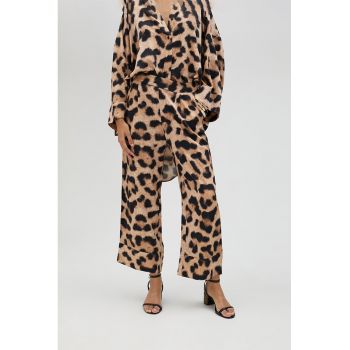 Pantaloni crop cu animal print