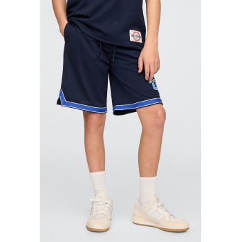 Pantaloni scurti cu buzunare