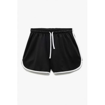 Pantaloni scurti cu snur