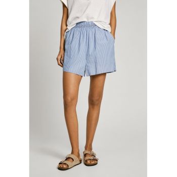 Pantaloni scurti cu snur si model in dungi