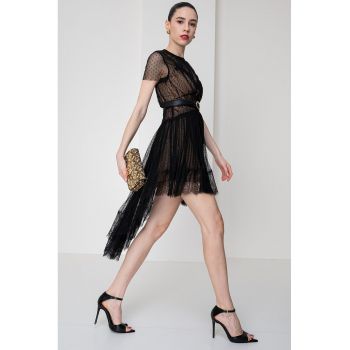 Rochie scurta din tul