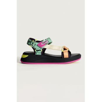 Sandale wedge cu garnituri din piele ecologica