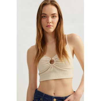 Top crop cu decupaj frontal