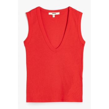 Top de bumbac cu decolteu in V
