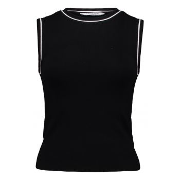 Top slim fit cu decolteu la baza gatului si aspect striat