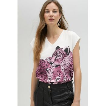 Tricou cu decolteu in V si imprimeu