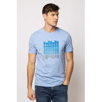 Tricou cu decolteu la baza gatului si imprimeu