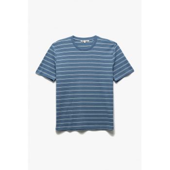 Tricou cu decolteu la baza gatului si model in dungi