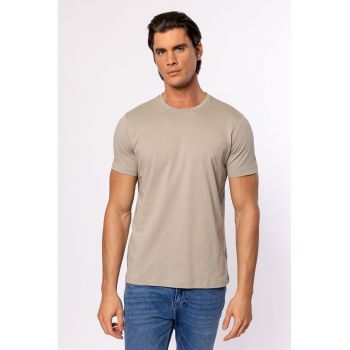 Tricou cu decolteu la baza gatului si model uni Means