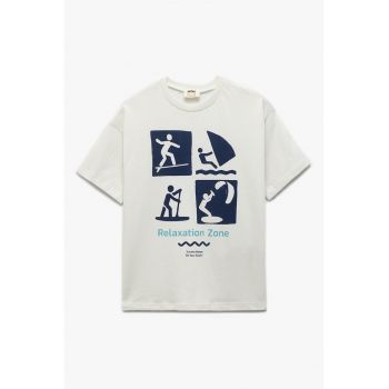 Tricou lejer cu model grafic