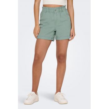 Pantaloni scurti cu model uni si talie elastica
