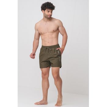 Pantaloni scurti de baie cu imprimeu logo
