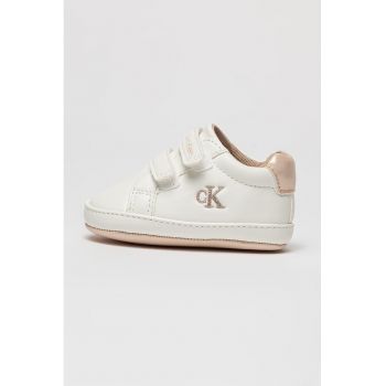 Pantofi sport cu inchidere velcro si logo