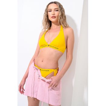 Sutien de baie cu cupe triunghiulare si decolteu halter