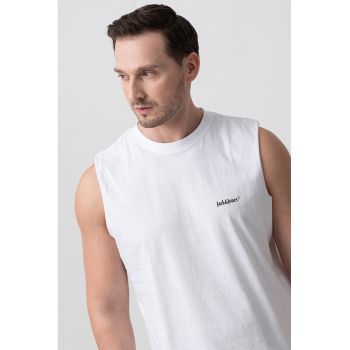 Tricou fara maneci cu model grafic pe spate