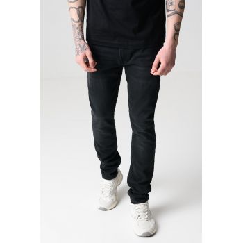 Blugi slim fit