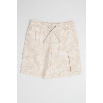 Pantaloni scurti cu imprimeu floral si buzunare laterale