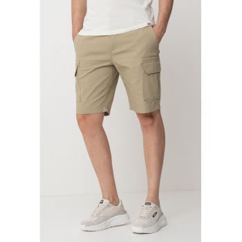 Pantaloni scurti din bumbac cu buzunare cu clapa