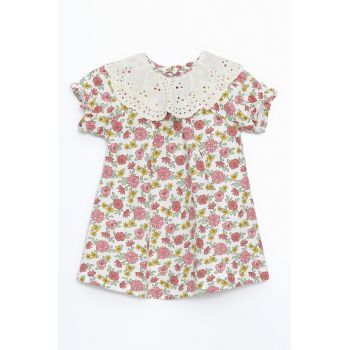 Rochie cu model floral si maneci scurte