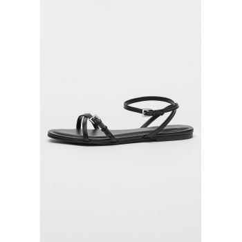 Sandale de piele cu talpa joasa si barete multiple