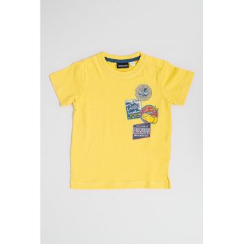 Tricou cu decolteu la baza gatului si imprimeu