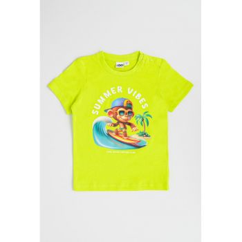 Tricou cu decolteu la baza gatului si imprimeu