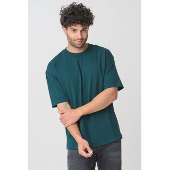 Tricou cu model uni si decolteu la baza gatului
