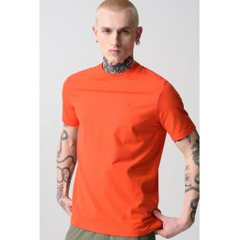 Tricou uni cu decolteu la baza gatului