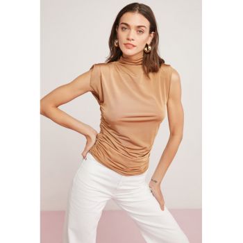 Bluza cu volane