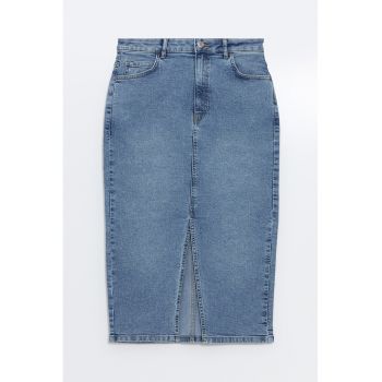 Fusta dreapta in denim cu slit frontal