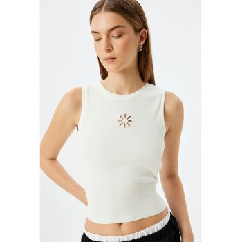 Top crop cu decolteu rotund