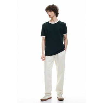 Tricou cu detalii contrastante