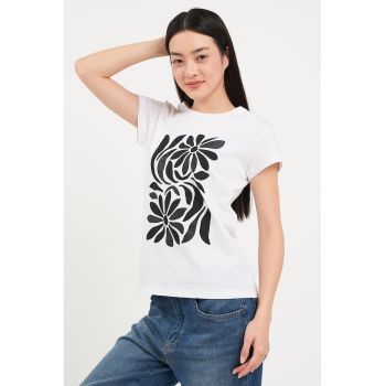 Tricou cu imprimeu si decolteu la baza gatului