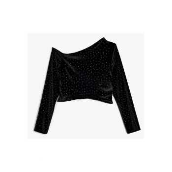 Bluza stralucitoare cu decolteu pe un umar