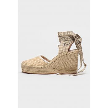 Espadrile cu talpa wedge si snururi de ajustare