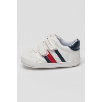 Pantofi sport cu velcro si logo