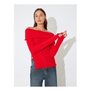 Pulover cu decolteu pe umeri si slit lateral