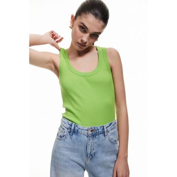 Top cu aspect striat
