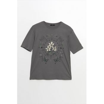 Tricou cu imprimeu grafic